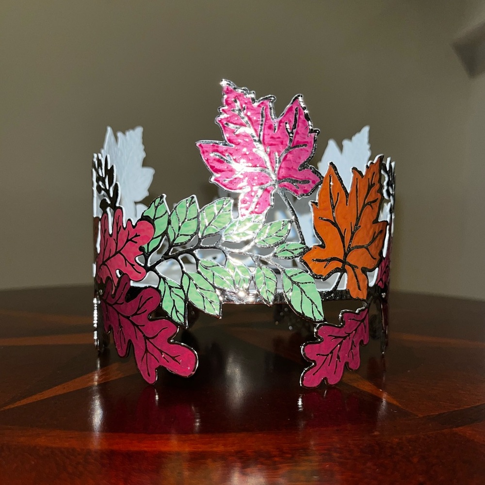 Bath & Body Works Leaf Garland 3-Wick Candle Holder - Picture 2 of 3